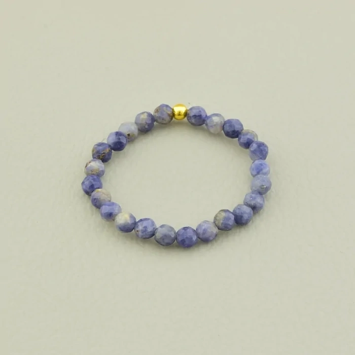 Прикраси з сапфіром: вишукані і розкішні